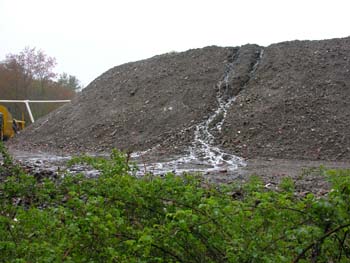 Landfill Flooding 051406 094