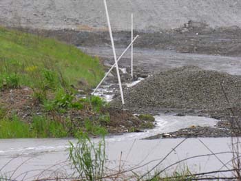 Landfill Flooding 051406 099